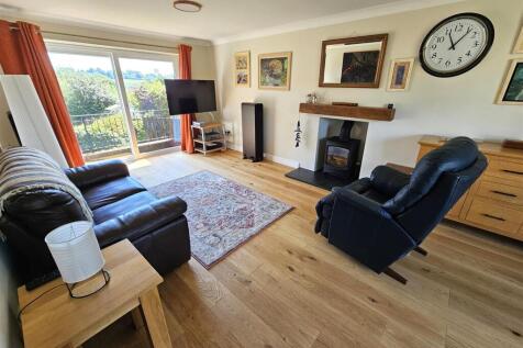 Living Room.jpg
