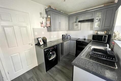 Sycamore Close, Creekmoor photo 5