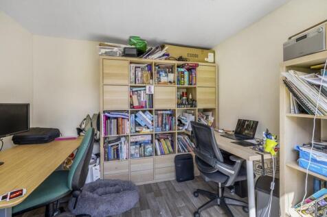 25 Dean Close (Weston)-12