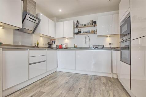 Kitchen 1.jpg