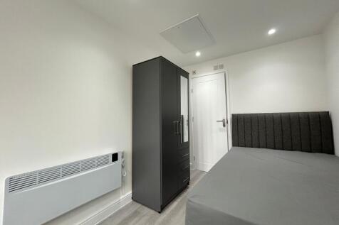 Kirkstall Place, Oldbrook, MK6 photo 5