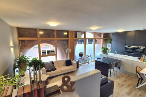 Lounge/Kitchen