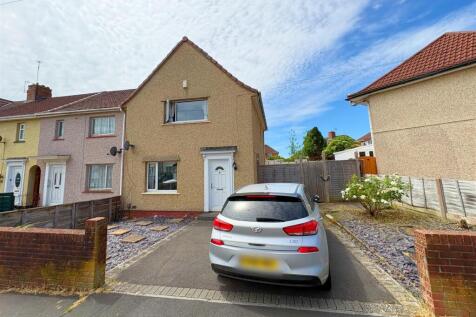 Front shot of property and driveway.jpg