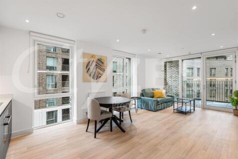 1-bed flat on Monterrey House, 3 Everdene Path, London, £2,297/mo