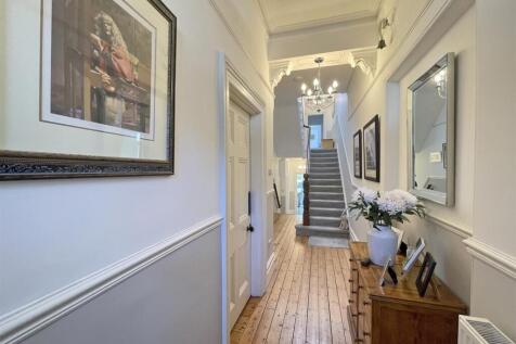 Milehouse Road 105 - Hall.jpg