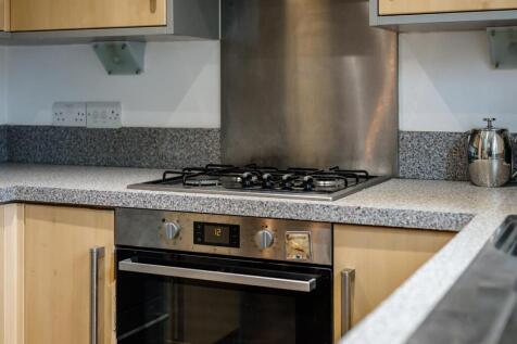 6 Chaise Meadow, Lymm WA13 9UP-21.jpg