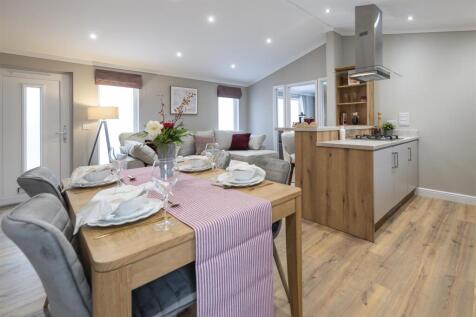 KITCHEN &amp; LIVING AREA