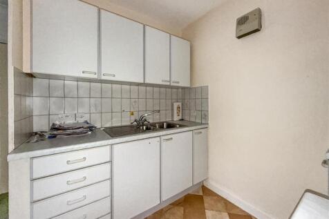 Freehold &amp; Flat 3 Dawes Court, Fisher Street, Paig