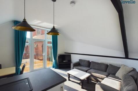 Open Plan Living / Dining Area