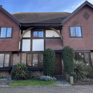 Parsonage Close, Oakley photo 5