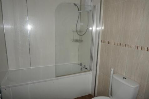 Bathroom Downstairs.JPG