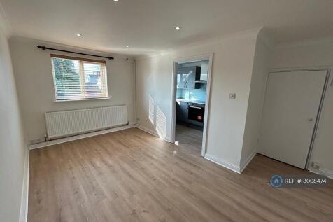 Grove Place, Welham Green, AL9 photo 4