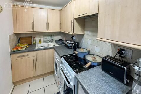 Marefield, Lower Earley, RG6 photo 5