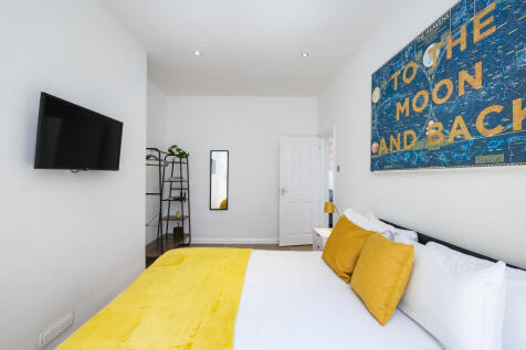 Flat A, Great Newport Street, City Of Westminster, London photo 5
