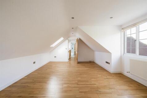 Hermitage Close, E18