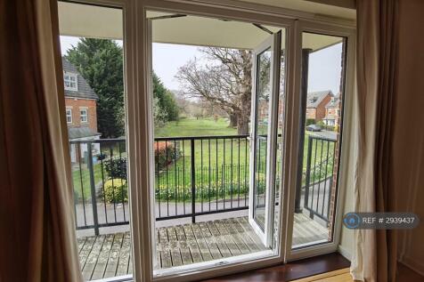 Cirrus Drive, Shinfield, Reading, RG2 photo 3