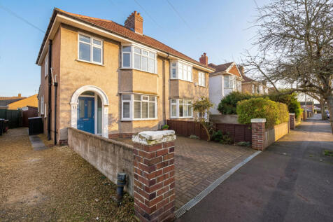 3 bed semi-detached house for sale