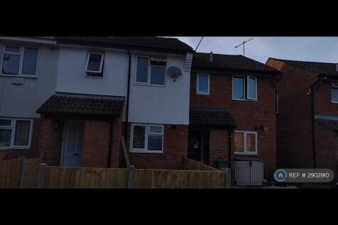 Brambles Farm Drive, Uxbridge, UB10 photo 4