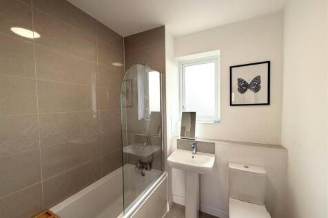 Family Bathroom.jpeg