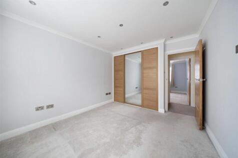 Bedroom 5 2nd angle.jpg