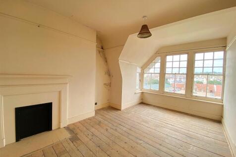 16 Knole Ct - Lounge2.jpg