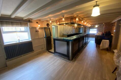 Retail Property (high street) to rent Image 4