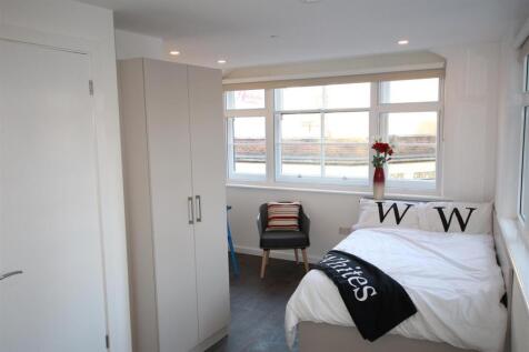 fish street bedroom 1.jpg