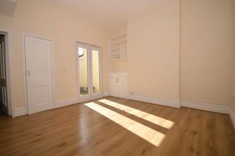 Estcourt Road, Watford, WD17 photo 4