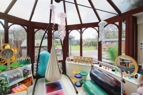 dbcea24f-Conservatory 202.JPG