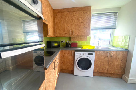 4-bed house on Balmoral Road, Lancaster, £2,024/mo