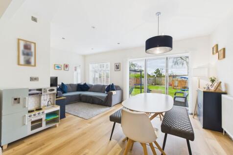 Dining/Sitting Area