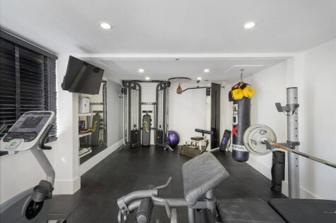 6 Colchester Road...