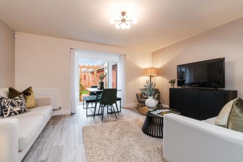 Interior view of the living &amp; dining room in our 4 bed Hythie home