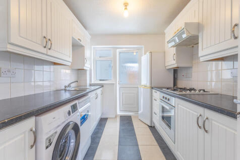 Egmont Road, Walton-on-thames, Surrey photo 3