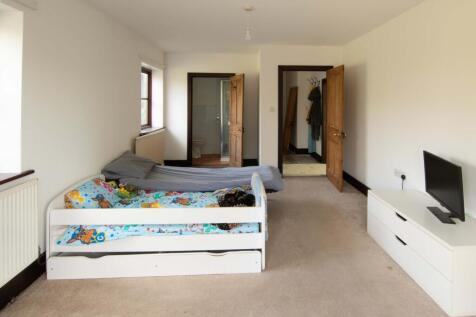 Ground floor flat bedroom_