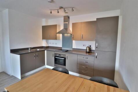 OPEN PLAN KITCHEN AND LIVING ROOM