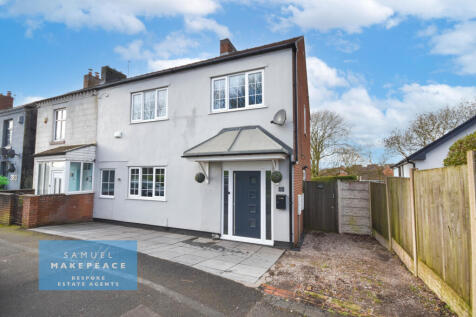 Five Bedroom Semi Detached Property with Workshop