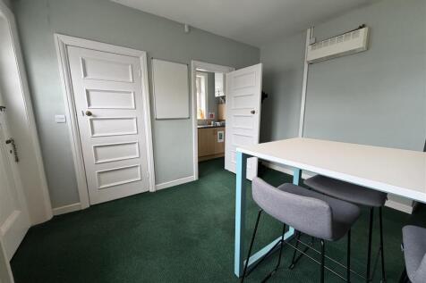 Office to rent Image 10