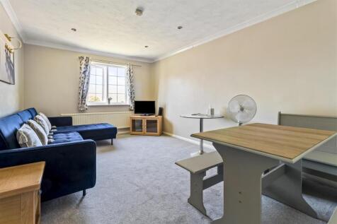 11 St Marys Court-005.JPG