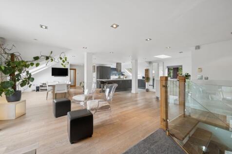 Kitchen/Living Space