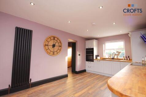 Kitchen-diner view 5