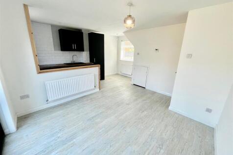 LOUNGE/KITCHEN
