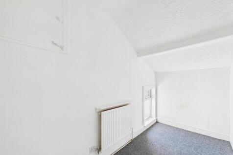 CAM03604G0-PR0189-STILL029.jpg