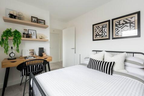 Plenty of space for bedroom furniture - typical Taylor Wimpey home