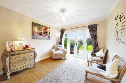 14 Lodge Lane - XxhAFWhvZ3oP2m7rQTOb.jpg