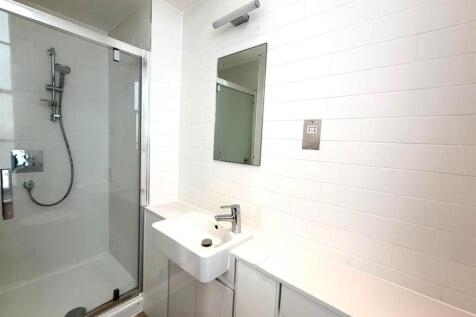 Ensuite Shower.jpg
