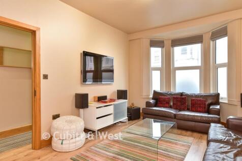 Lounge/ Dining Room