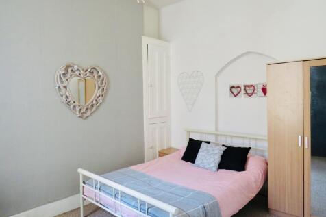 5-bed house on 8 Headland Park, £600/mo