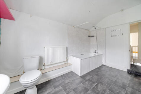 1371152-12-68f24d...