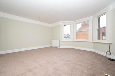 Britton Avenue, St. Albans, Hertfordshire photo 3